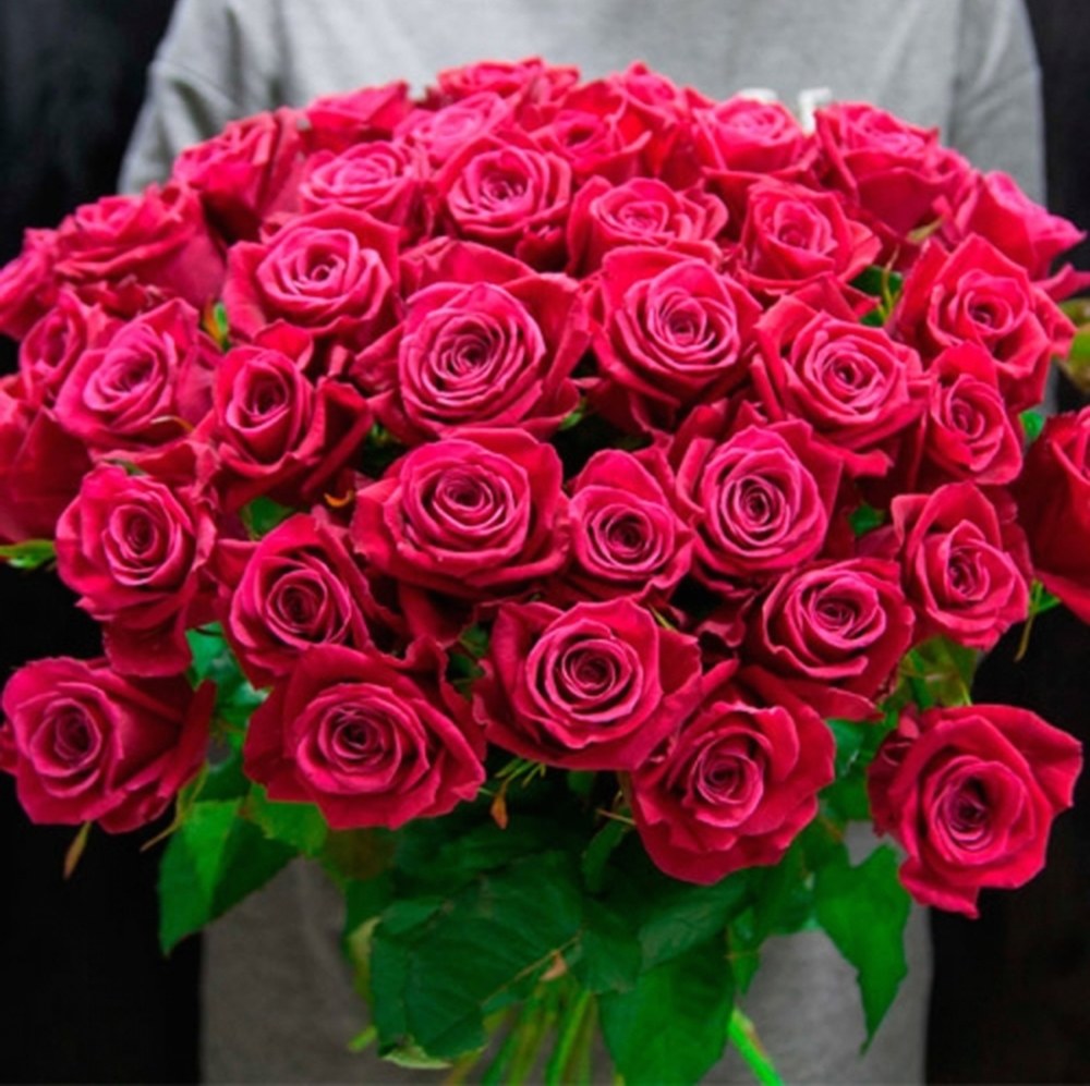 Букет з 35 червоних троянд Шангрі-Ла