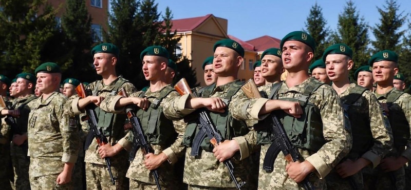 Як правильно казати: Служу Українському народові чи народу