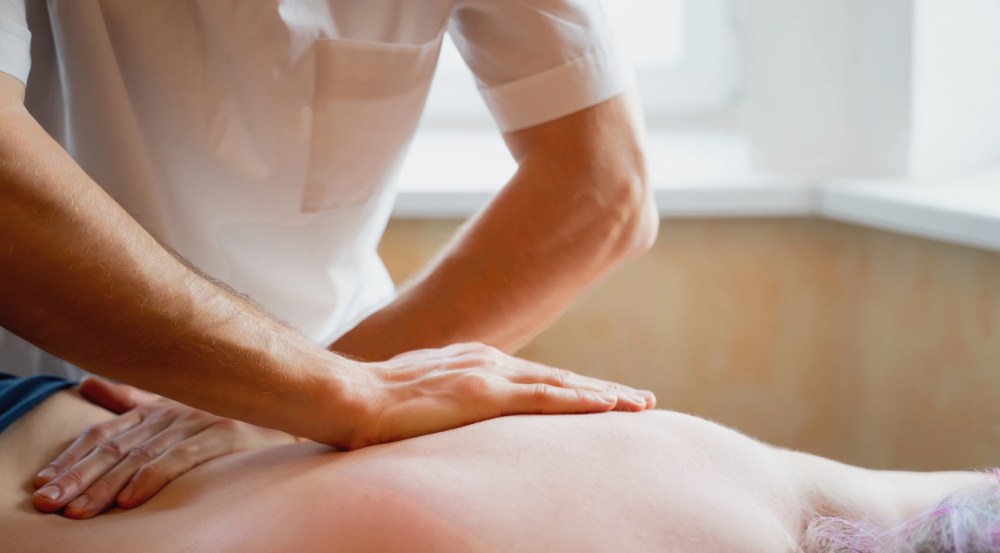 У яких випадках виправдане навчання масажу онлайн